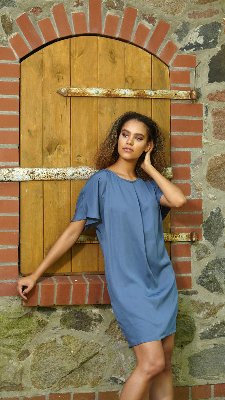 Kleid Lace in Blau aus Tencel mit Sptze im Rückteil von WiDDA berlin